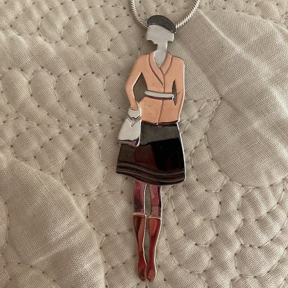 NWOT Sterling Silver 925 Gold Plated Details Woman’sSilhouette Necklace